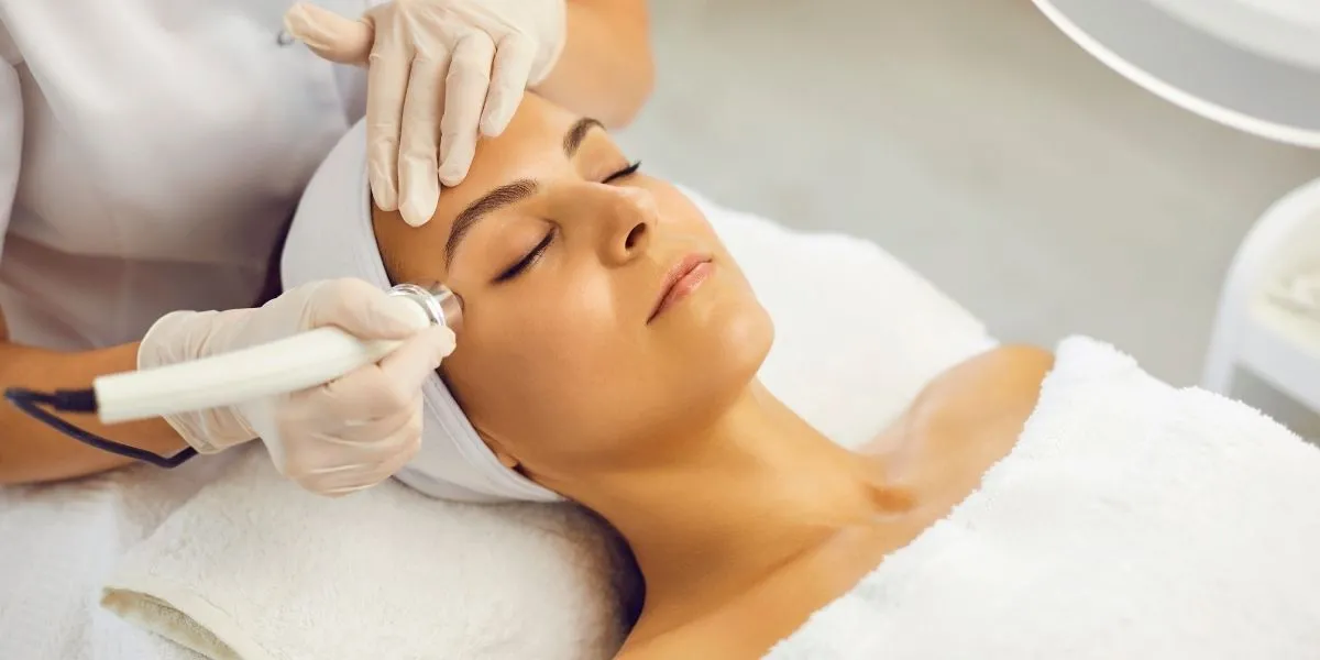 Trị Liệu Mụn Tại Bình Tân