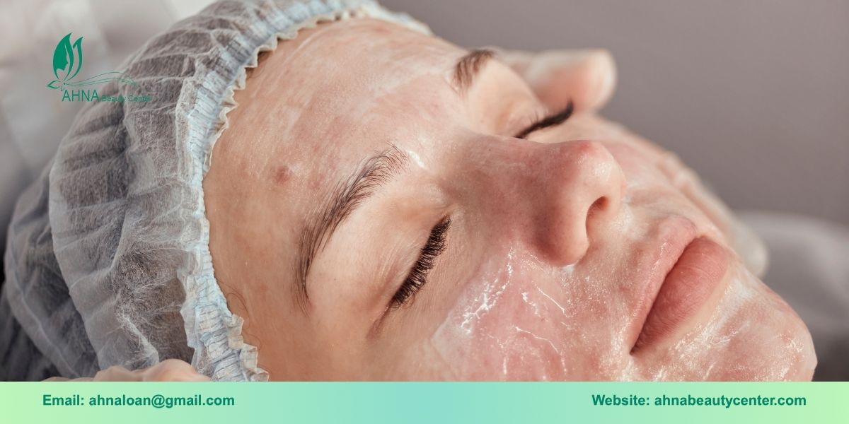 Những ai nên sử dụng dịch vụ trị liệu mụn chuyên sâu